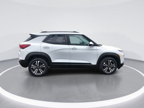 Used 2023 Chevrolet TrailBlazer LT image 9