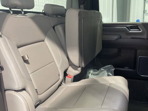 Used 2024 Chevrolet Silverado 2500 LTZ AWD/4WD image 31