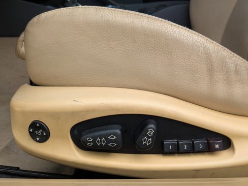 Used 2005 BMW 645Ci Convertible image 18