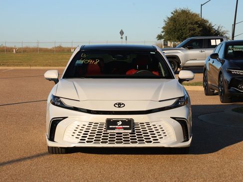 Used 2025 Toyota Camry XSE image 3