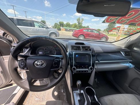 Used 2012 Toyota Camry LE image 13