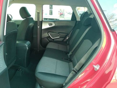 Used 2020 Kia Soul LX image 17