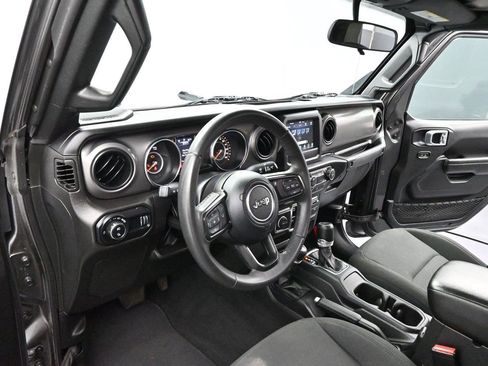 Used 2023 Jeep Gladiator Sport AWD/4WD image 13