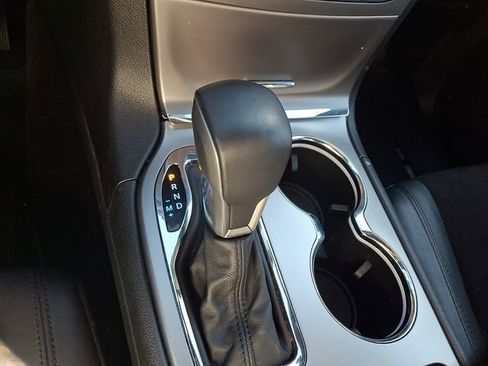 Used 2018 Jeep Grand Cherokee Altitude RWD image 14