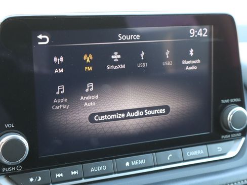 Used 2024 Nissan Rogue S FWD image 8