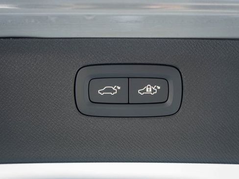 New 2026 Volvo XC90 B6 Plus w/ Protection Package Premier AWD/4WD image 10