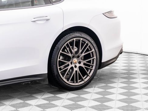 Used 2023 Porsche Panamera Platinum Edition RWD image 37