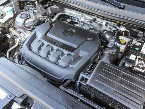 Used 2022 Volkswagen Tiguan SE R-Line image 27