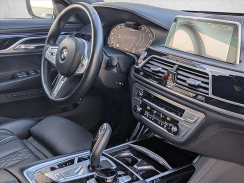 Used 2022 BMW M760i xDrive w/ Luxury Rear Seating Package image 22