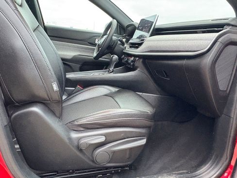 Used 2024 Jeep Compass Latitude image 38