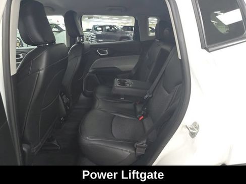 Used 2022 Jeep Compass Latitude w/ Convenience Group AWD/4WD image 10