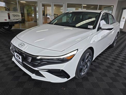 New 2026 Hyundai Elantra Limited FWD image 7