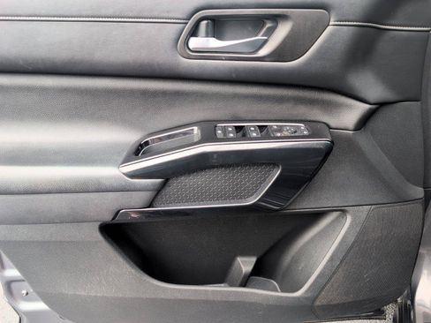 Used 2022 Nissan Pathfinder SV FWD image 19