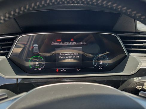 Used 2021 Audi e-tron Premium w/ Convenience Plus Package AWD/4WD image 31