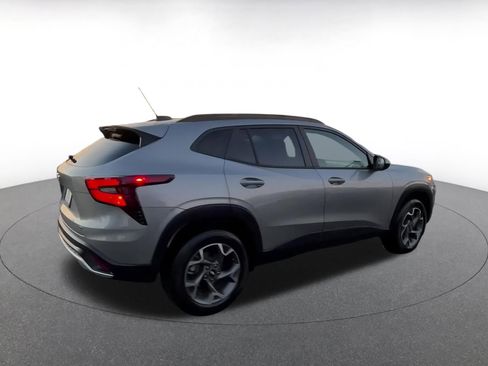 Used 2025 Chevrolet Trax LT image 15