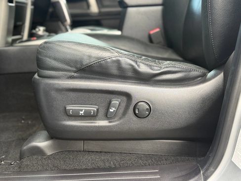 Used 2012 Toyota 4Runner Limited image 33