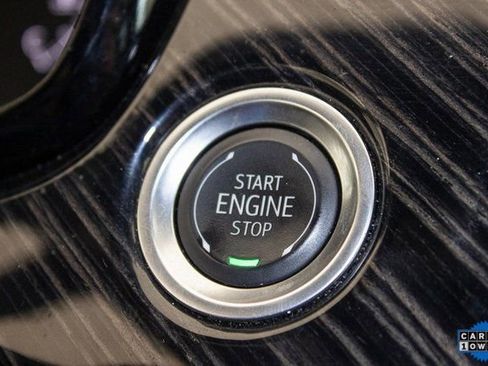 Used 2025 Cadillac XT6 Premium Luxury image 31