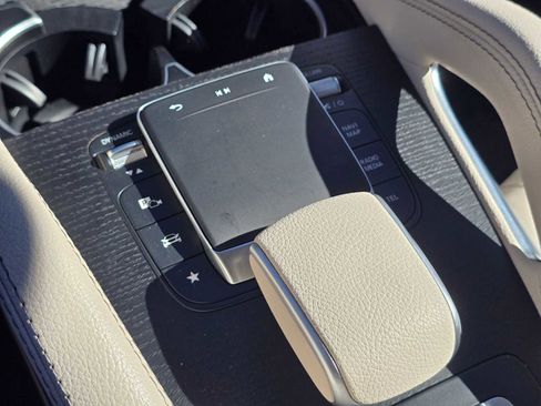 Used 2024 Mercedes-Benz GLE 450e 4MATIC image 36