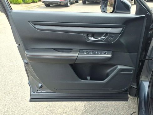 Used 2025 Honda CR-V Sport-L image 9