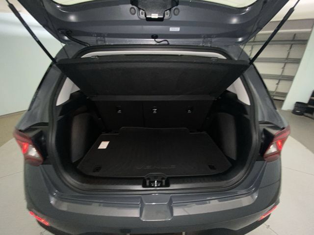 Used 2024 Hyundai Venue SEL FWD image 23