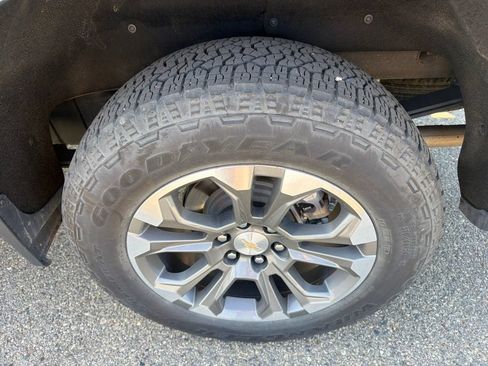 Certified 2024 Chevrolet Silverado 1500 High Country w/ LPO, Dark Essentials Package AWD/4WD image 34