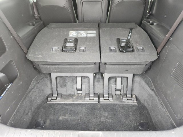 Used 2026 Kia Carnival SX w/ SX Dark Edition Package FWD image 19
