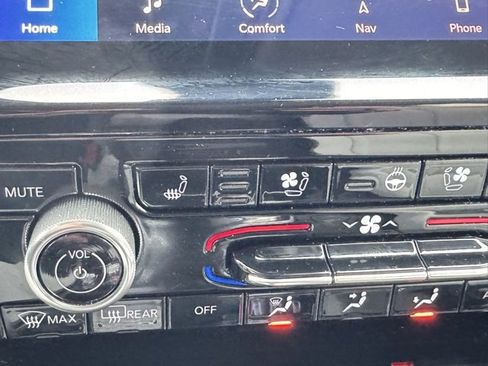 Used 2021 Jeep Grand Cherokee L Overland w/ Luxury Tech Group IV image 17