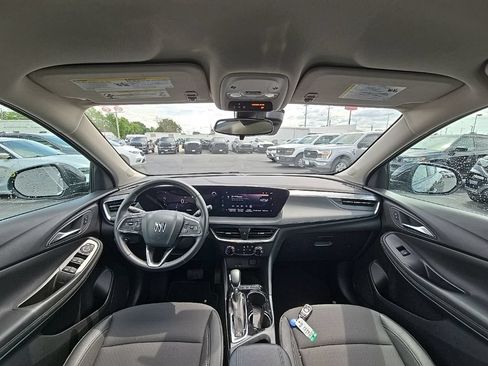 Used 2025 Buick Encore GX Preferred FWD image 2