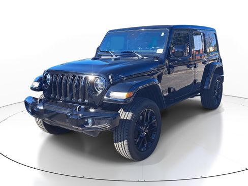 Used 2021 Jeep Wrangler Unlimited Sahara image 2