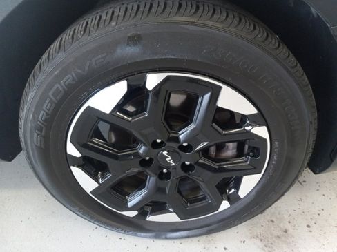 Used 2024 Kia Sorento S FWD image 4