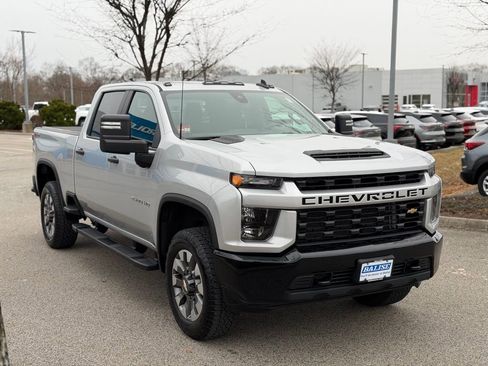 Used 2022 Chevrolet Silverado 2500 Custom w/ Custom Convenience Package image 3