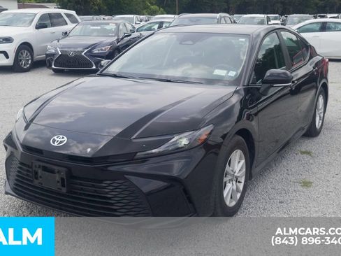 Used 2025 Toyota Camry LE FWD image 23