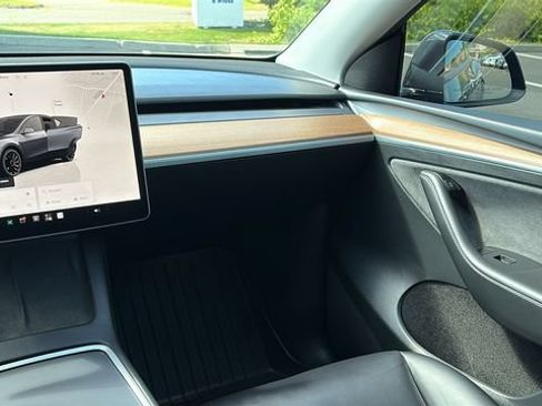 Used 2023 Tesla Model Y Performance AWD/4WD image 21