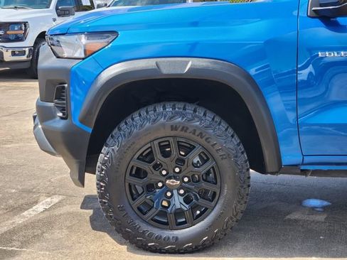 Used 2024 Chevrolet Colorado Trail Boss w/ Advanced Trailering Package AWD/4WD image 8