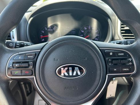 Used 2018 Kia Sportage LX AWD/4WD image 11