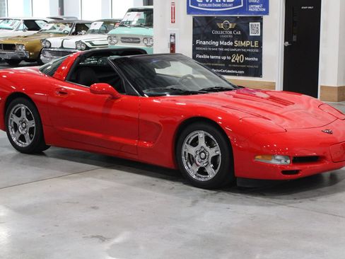 Used 1999 Chevrolet Corvette Coupe w/ Memory Pkg RWD image 5