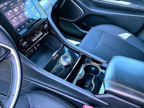 Used 2022 Jeep Grand Cherokee Laredo w/ Luxury Tech Group I image 18