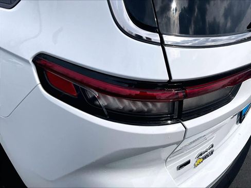 Used 2022 Jeep Grand Cherokee L Limited image 35