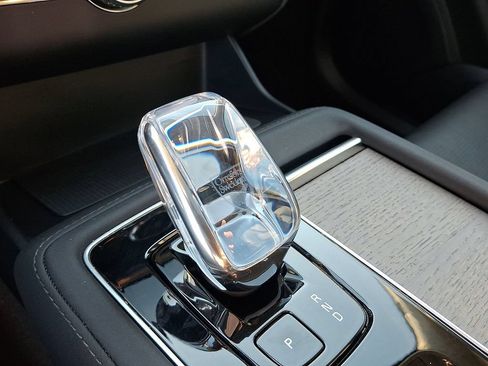 Certified 2026 Volvo XC90 B5 Ultra AWD/4WD image 18