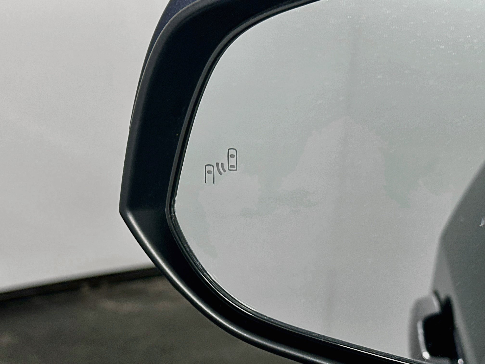 Used 2019 Toyota RAV4 XLE Premium FWD image 16