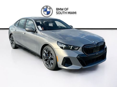 New 2026 BMW 530i w/ M Sport Package RWD image 1