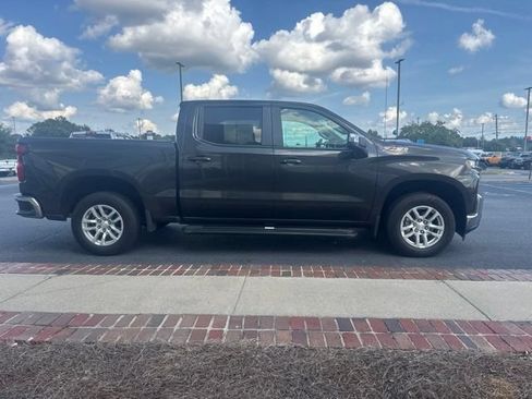 Used 2021 Chevrolet Silverado 1500 LT AWD/4WD image 5