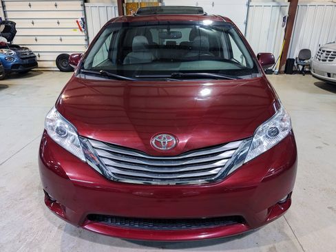 Used 2017 Toyota Sienna XLE Premium image 14