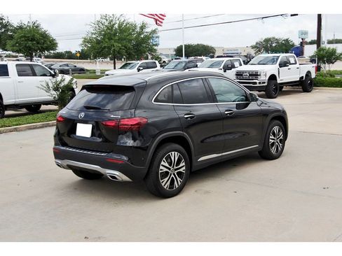 Used 2025 Mercedes-Benz GLA 250 4MATIC image 6