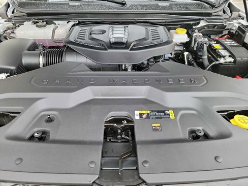Used 2026 Jeep Grand Wagoneer Summit w/ Premium Group III AWD/4WD image 17