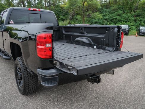 Used 2019 Chevrolet Silverado 2500 LTZ w/ Midnight Edition AWD/4WD image 9