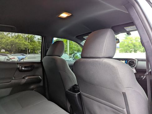 Used 2017 Toyota Tacoma TRD Sport w/ Tow Package (A/T) image 42