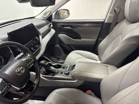 Used 2021 Toyota Highlander Platinum image 36
