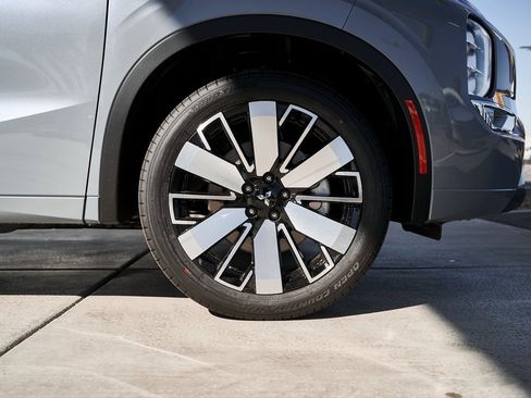 New 2025 Mitsubishi Outlander SEL image 10