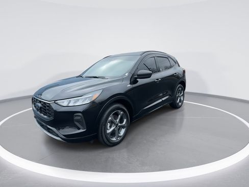 Used 2023 Ford Escape ST-Line w/ Tech Pack #1 image 4